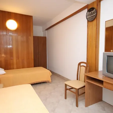 Twin Starigrad 3333j