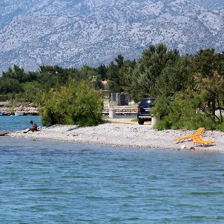 Twin Starigrad 3333j בית הארחה